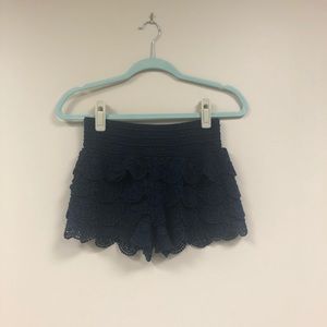 Rewind Scallop Shorts
